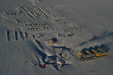 South Pole Station 1000ft Pass Winter 2006 Fonseca.jpg